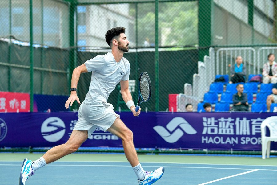 com, 除卡斯特努