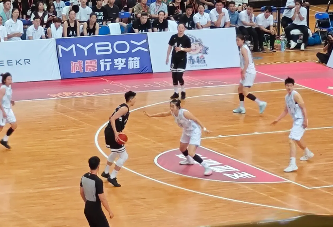 李一凡, 北京全运女, 主帅郑薇手 李一凡, 北京全运女, 主帅郑薇手