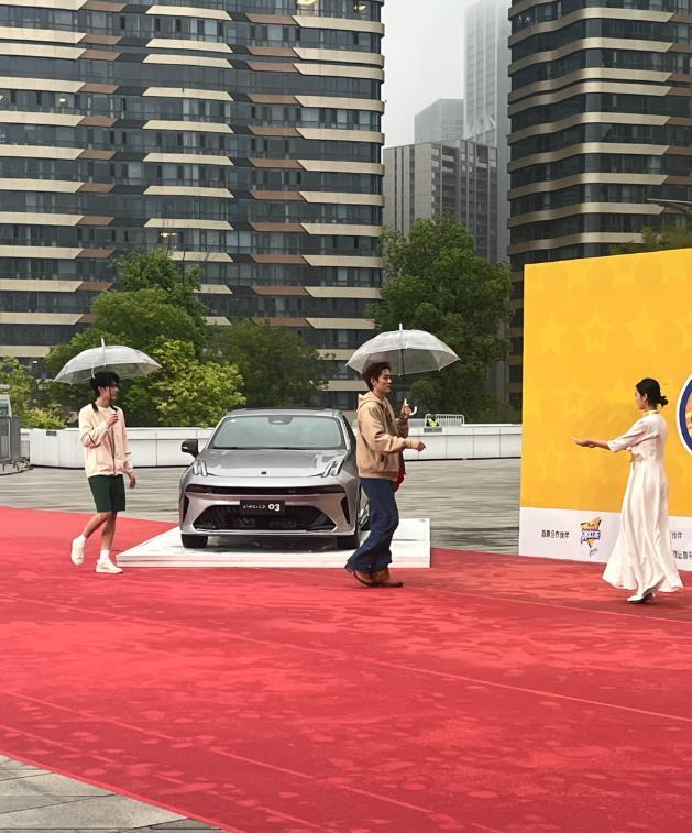 多元的生活, 场景泊车等, 炽热红 多元的生活, 场景泊车等, 炽热红